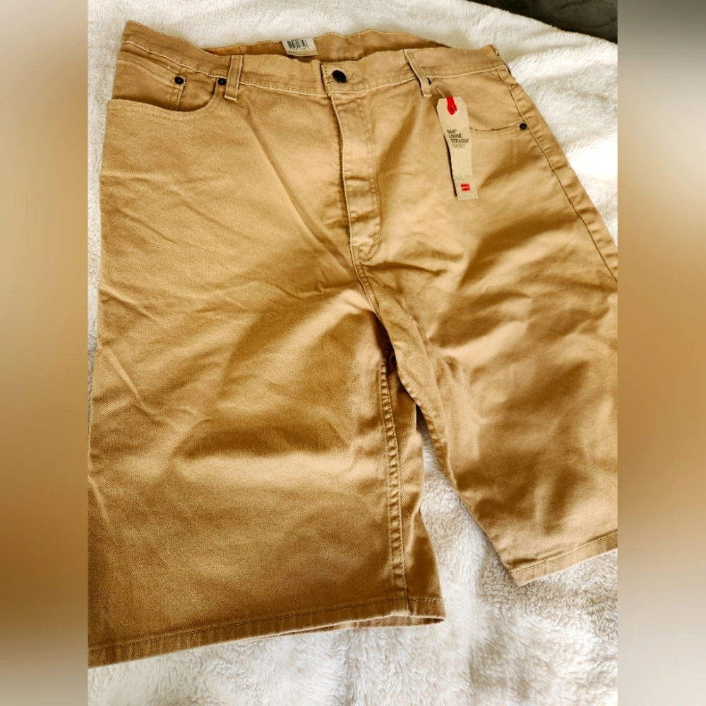 Levi's Men's Tan Shorts (Loose)